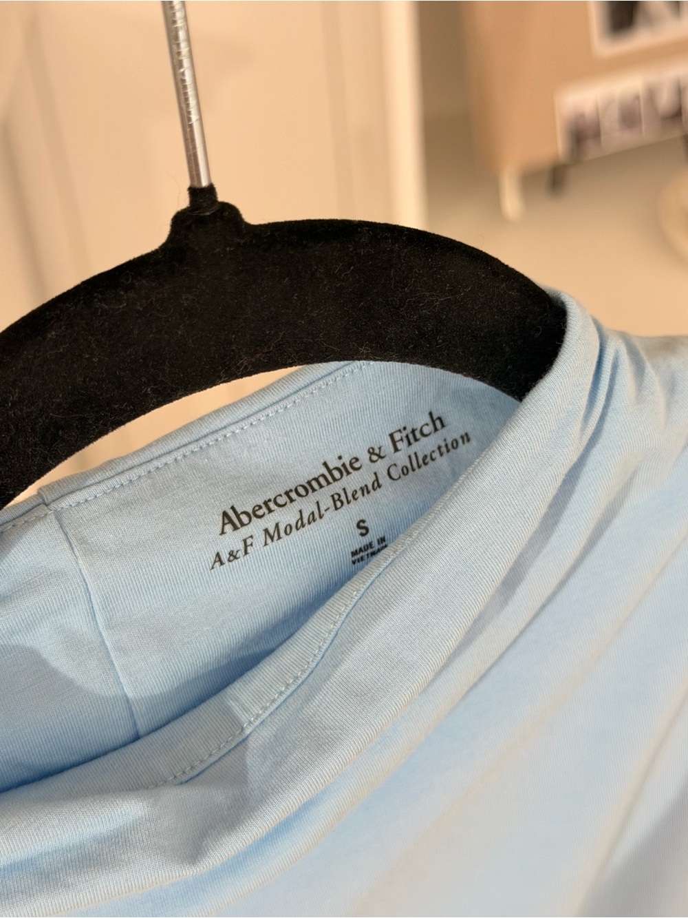 Abercrombie & Fitch Light Blue Sleeveless Ruched Tank - Picture 4 of 4